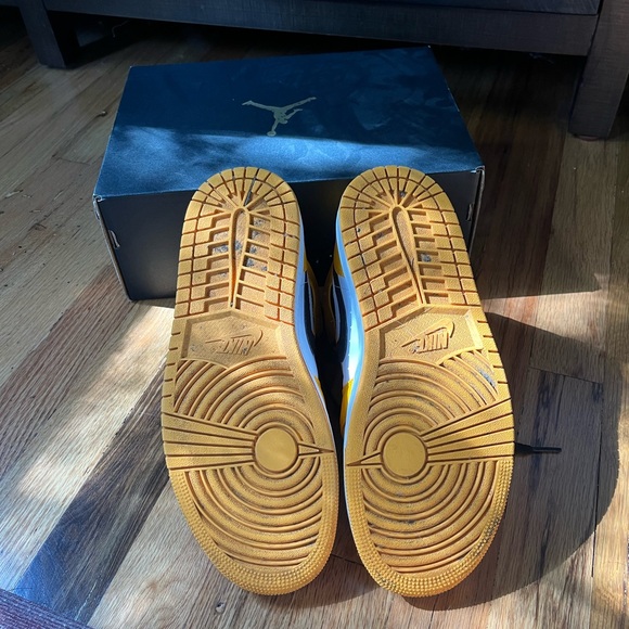 Air Jordan 1 Mid - Picture 10 of 10